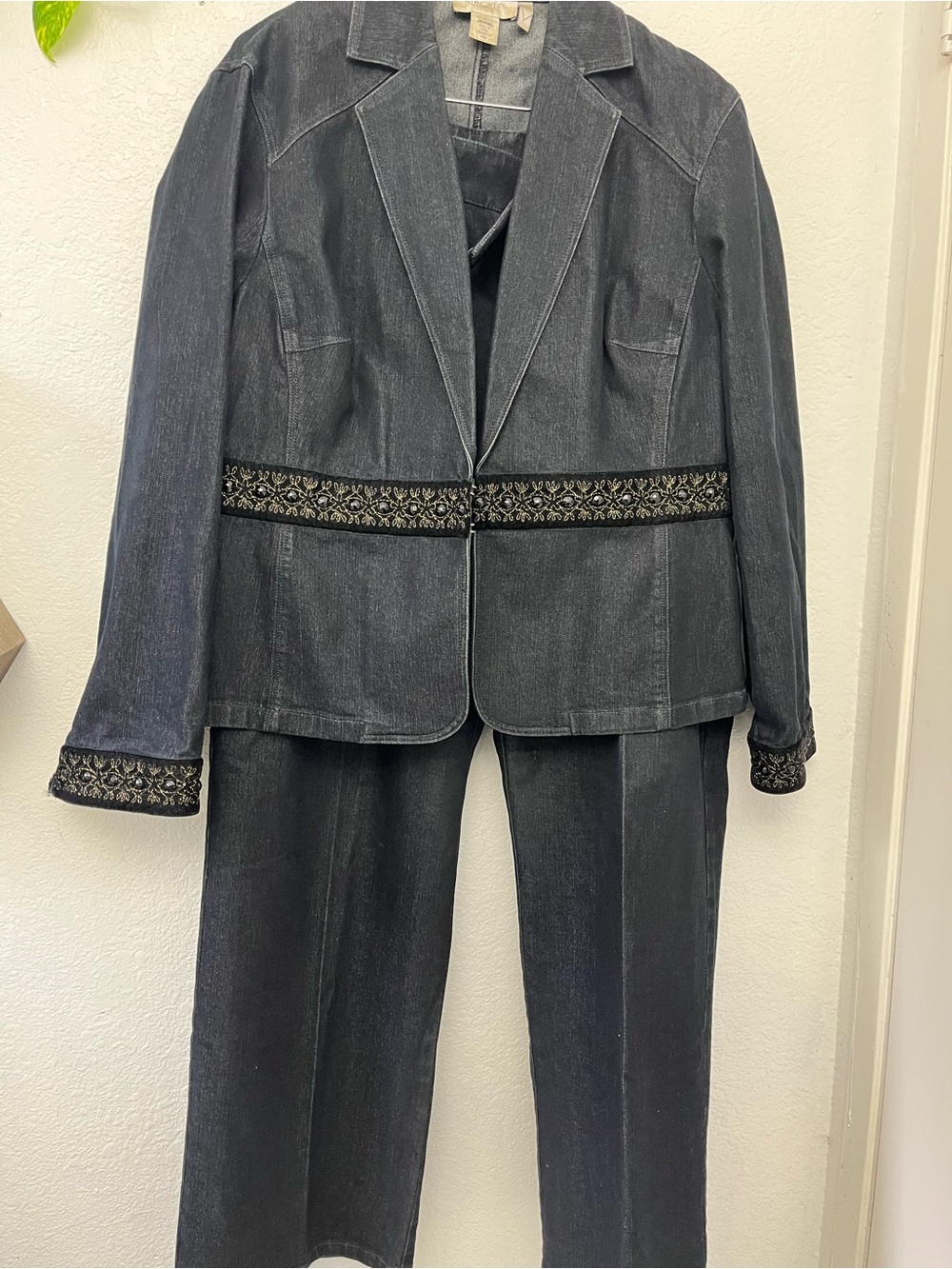 Vintage Nine West Women Dark blue Embroidered Two-Piece Suit - Brand Unspecified